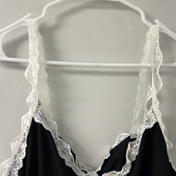 Shein Lace Crop Top - Picture 3 of 5